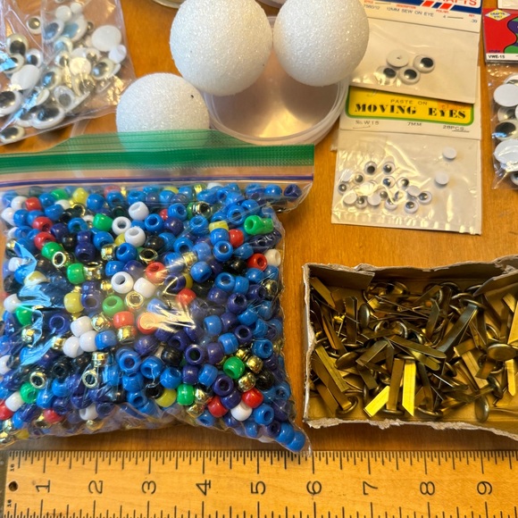 Craft Lot Googly Eyes, Brads, Brads, Styrofoam Supplies - Picture 11 of 14